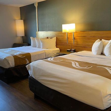 Quality Inn Frontier At Us Hwy 30 Clinton Екстер'єр фото