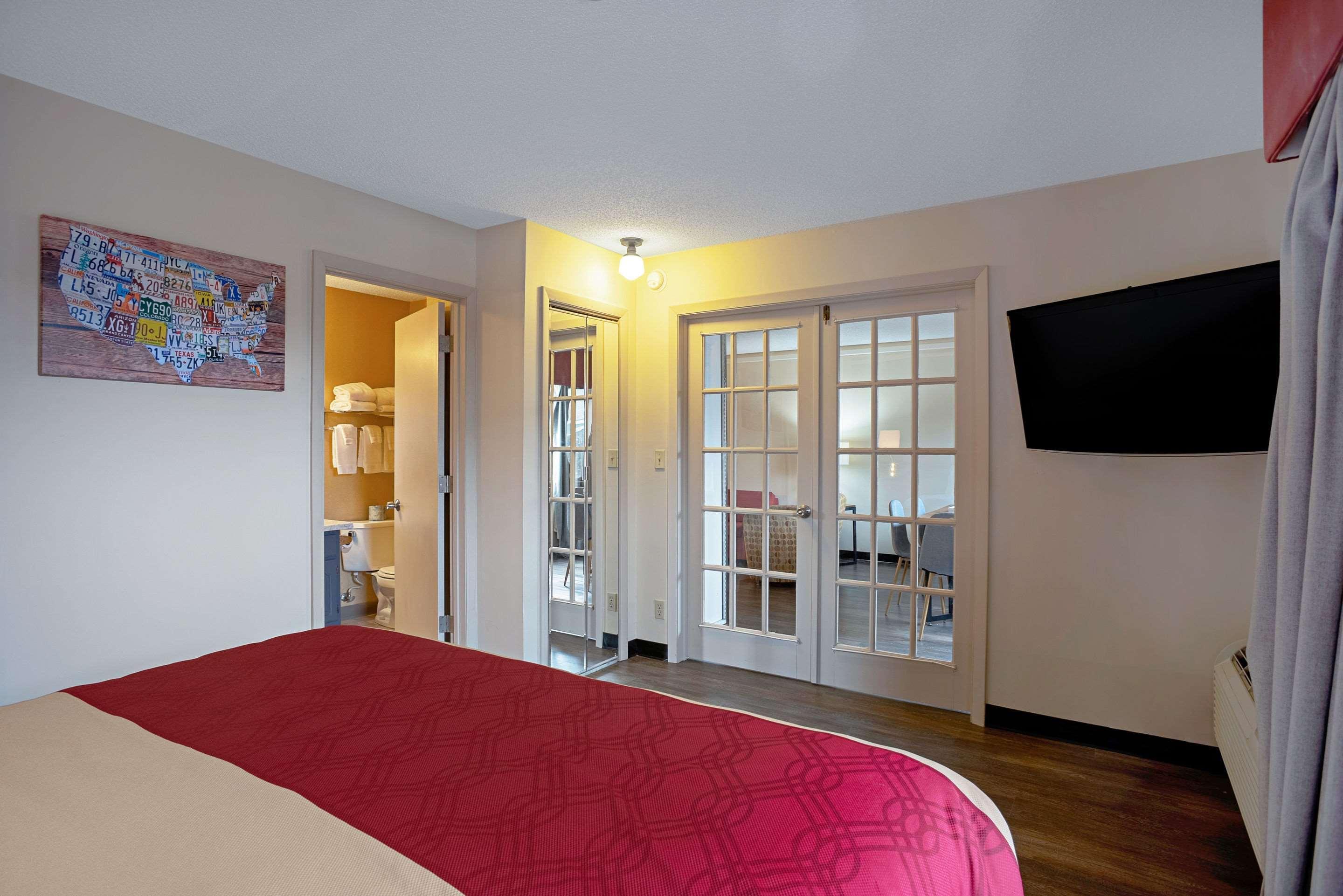Quality Inn Frontier At Us Hwy 30 Clinton Екстер'єр фото