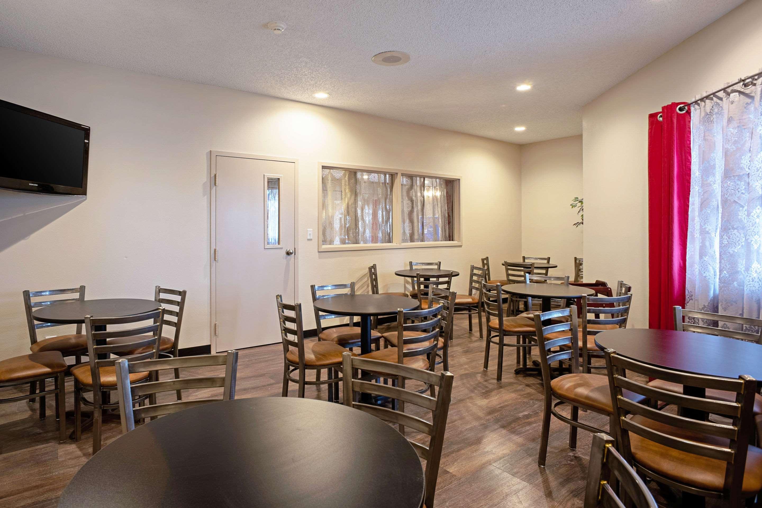Quality Inn Frontier At Us Hwy 30 Clinton Екстер'єр фото