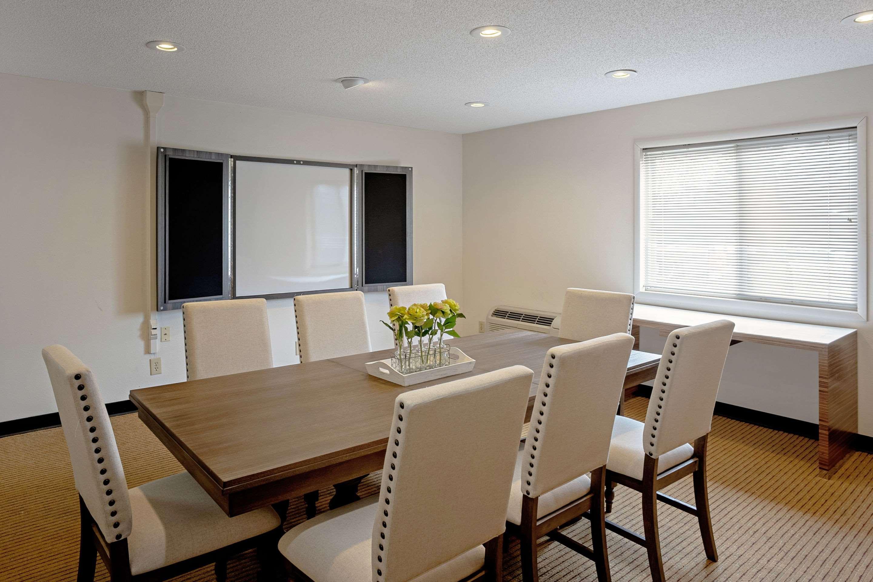 Quality Inn Frontier At Us Hwy 30 Clinton Екстер'єр фото