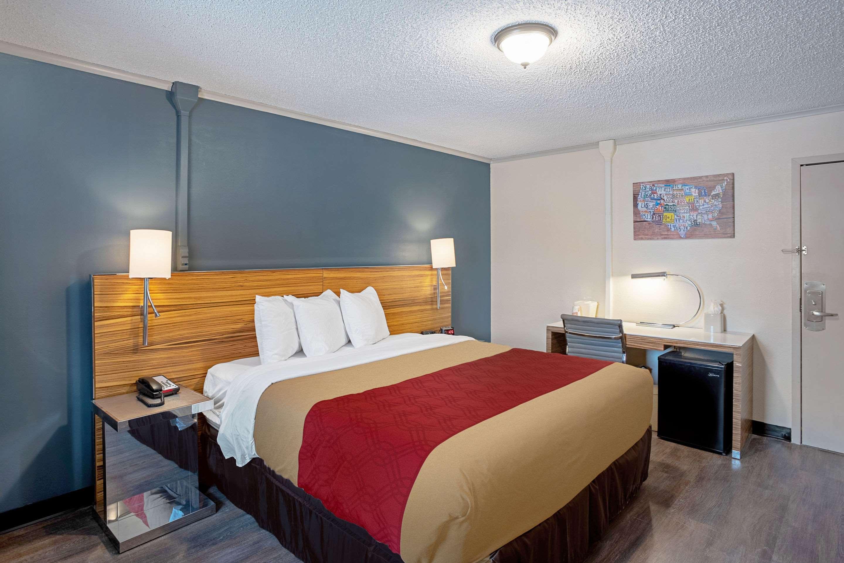 Quality Inn Frontier At Us Hwy 30 Clinton Екстер'єр фото