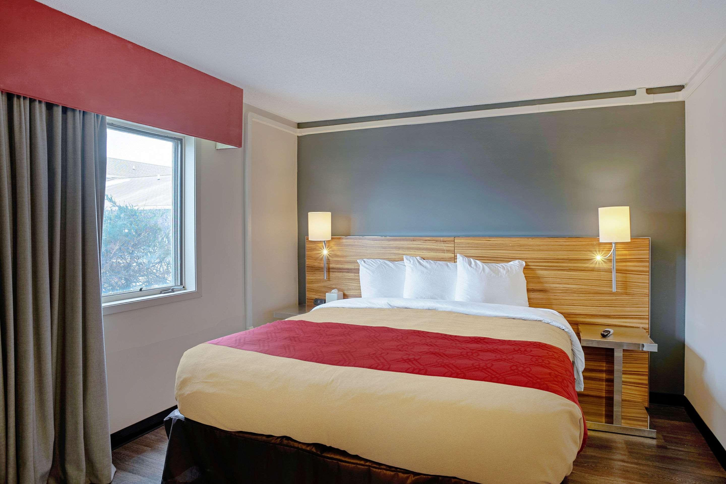 Quality Inn Frontier At Us Hwy 30 Clinton Екстер'єр фото