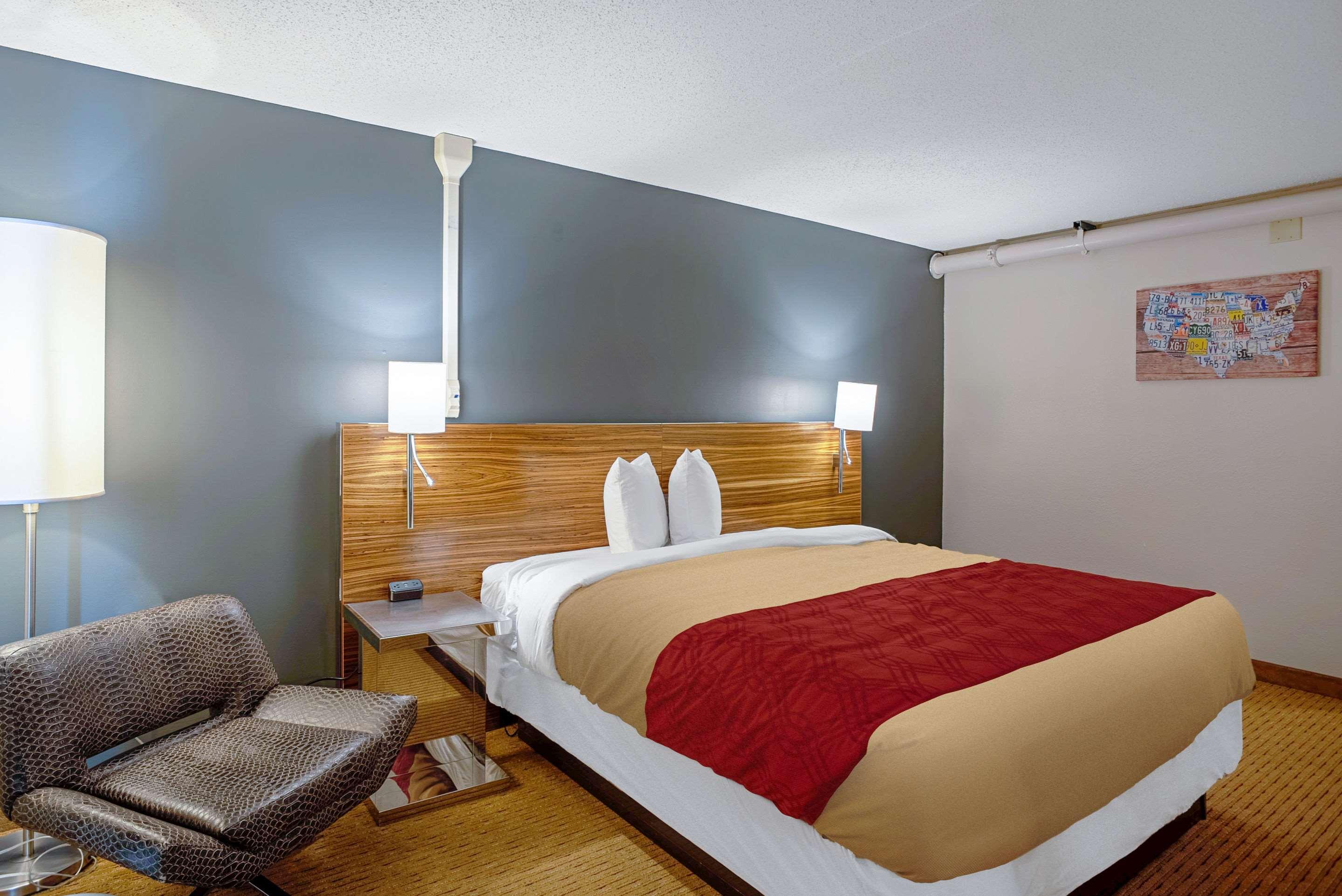 Quality Inn Frontier At Us Hwy 30 Clinton Екстер'єр фото