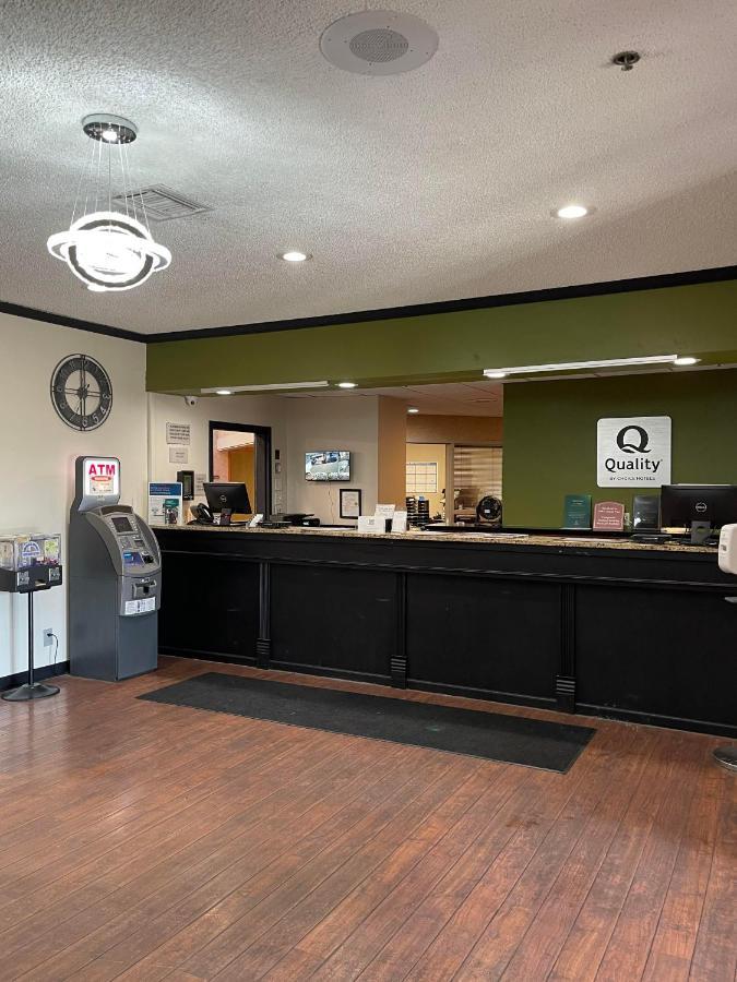 Quality Inn Frontier At Us Hwy 30 Clinton Екстер'єр фото