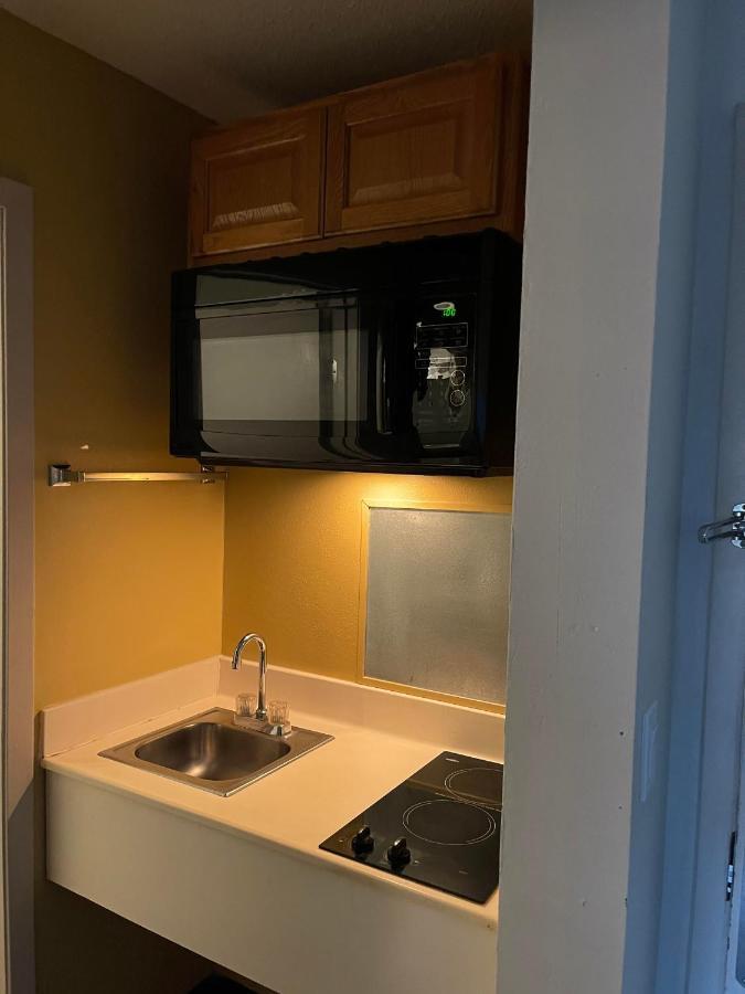 Quality Inn Frontier At Us Hwy 30 Clinton Екстер'єр фото