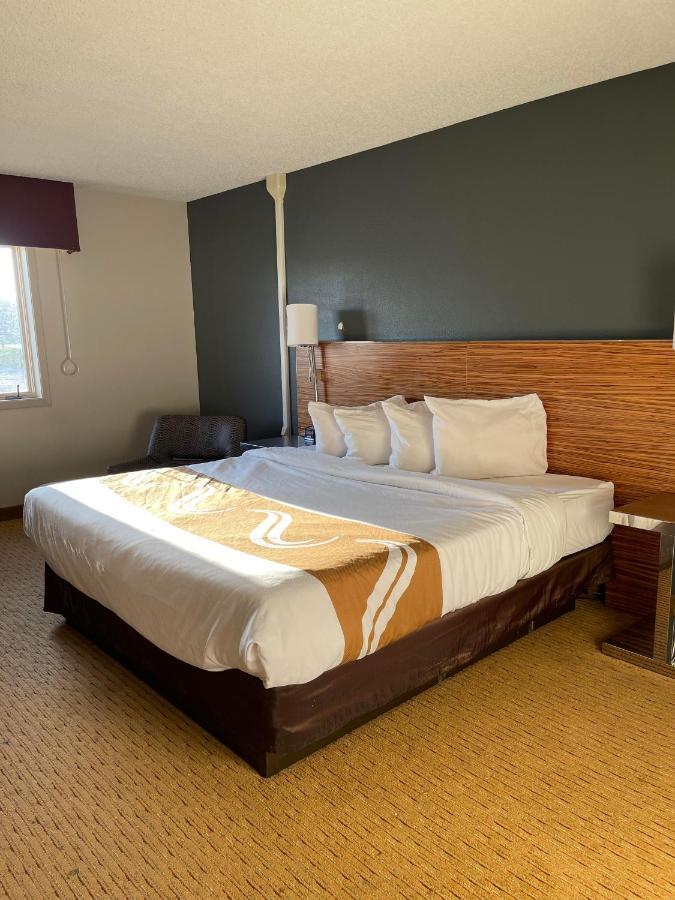 Quality Inn Frontier At Us Hwy 30 Clinton Екстер'єр фото